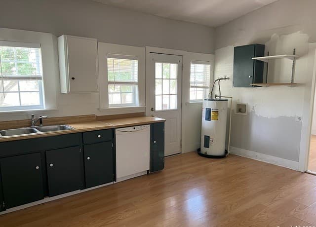 rental at 213 W Schulz St in Marion, TX — photo 5