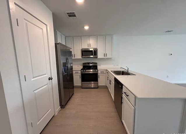 rental at 9718  Janefield Ml in San Antonio, TX — photo 2
