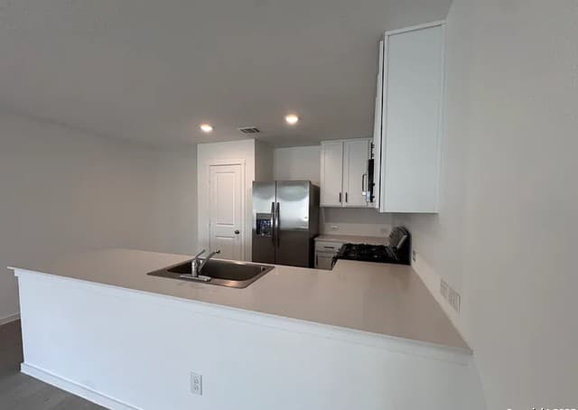 rental at 9718  Janefield Ml in San Antonio, TX — photo 3