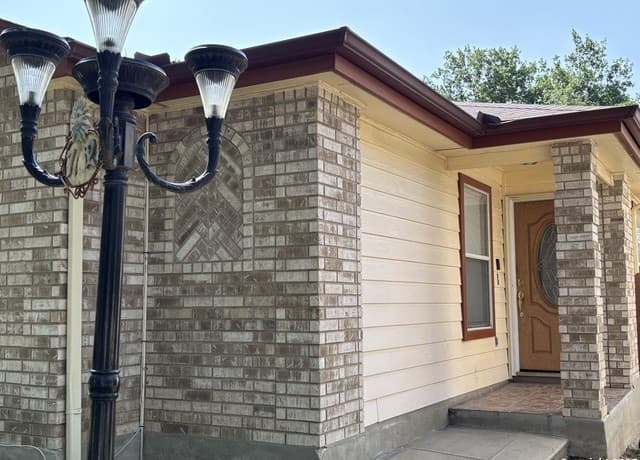 rental at 7152  Still Hollow in San Antonio, TX — photo 3