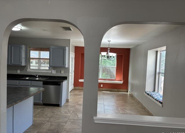 rental at 7152  Still Hollow in San Antonio, TX — photo 4