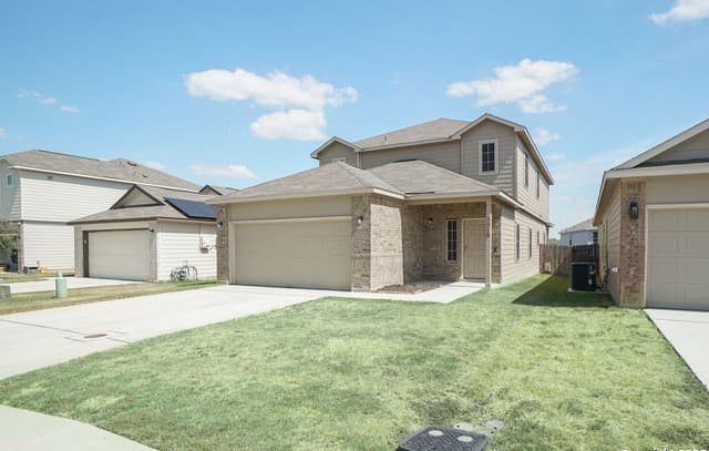 rental at 5510  Daniel in St Hedwig, TX — photo 3