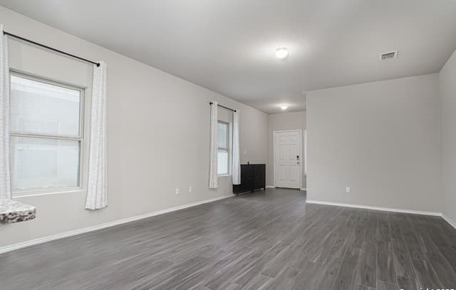 rental at 5510  Daniel in St Hedwig, TX — photo 5
