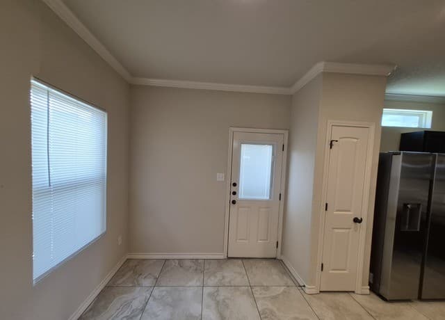 rental at 6422  Marcel Way Unit 104 in San Antonio, TX — photo 5