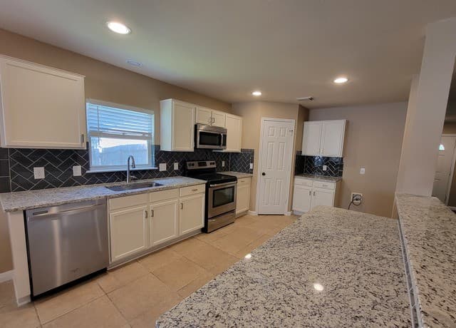 rental at 1600  Shady Brook in Schertz, TX — photo 2