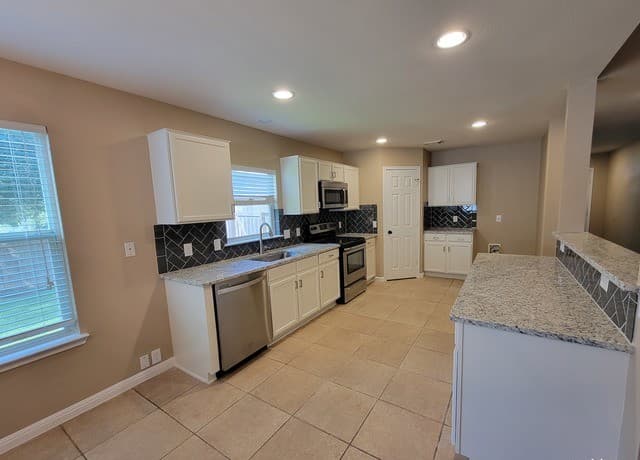 rental at 1600  Shady Brook in Schertz, TX — photo 5
