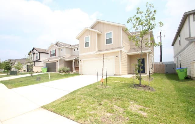 rental at 11855  Burnett Rnch in San Antonio, TX — photo 3