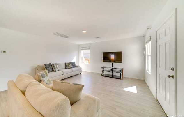 rental at 14809  Saw Mill in San Antonio, TX — photo 4