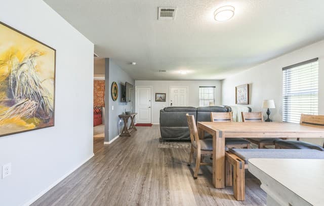 rental at 7103  Cozy Run in San Antonio, TX — photo 4