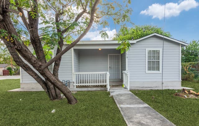rental at 1510  Nw 19th St in San Antonio, TX — photo 2