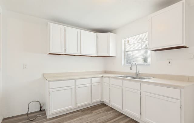 rental at 1510  Nw 19th St in San Antonio, TX — photo 5