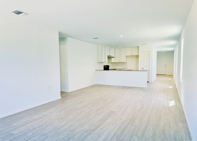 rental at 11638  Existing Run in Von Ormy, TX — photo 3