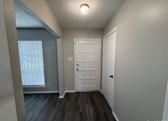 rental at 7422  Fieldgate Dr in San Antonio, TX — photo 3
