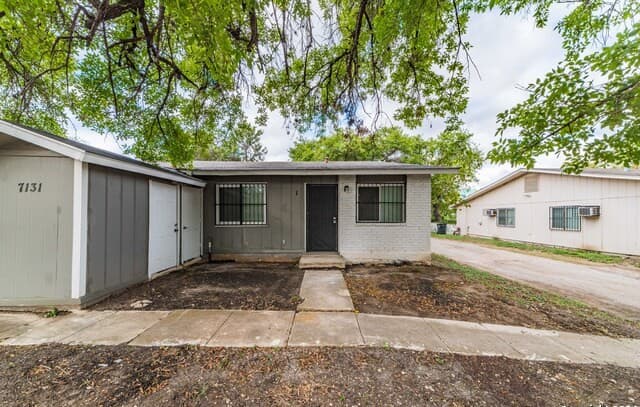 rental at 7131  Glen Ter Unit 1 in San Antonio, TX — photo 2
