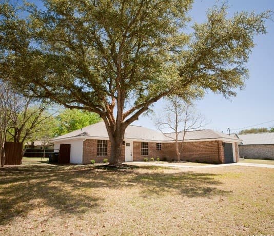 rental at 927 Lipan Dr in New Braunfels TX