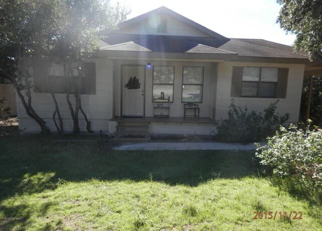 rental at 1728  Colleen Dr in Canyon Lake, TX — photo 2