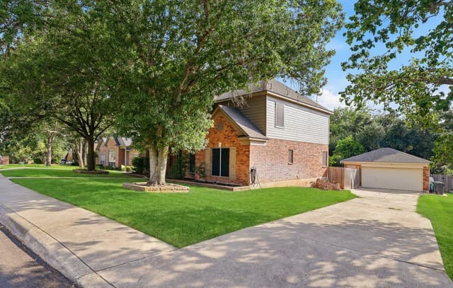 rental at 8746  London Heights in San Antonio, TX — photo 2