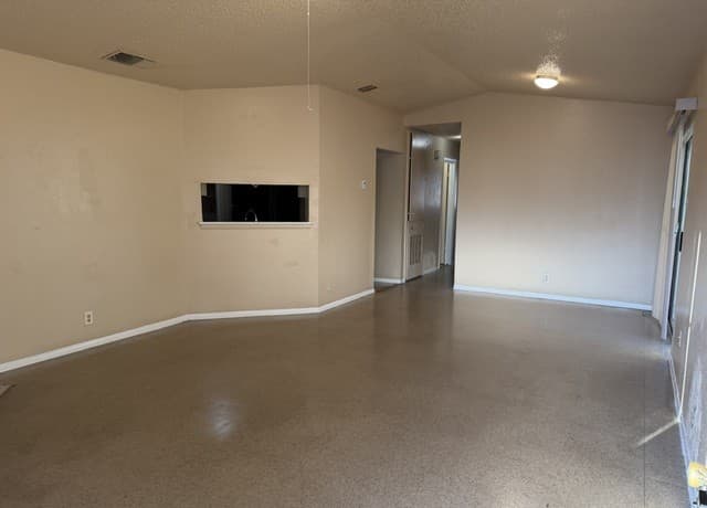 rental at 2827  Ash Field Dr in San Antonio, TX — photo 3