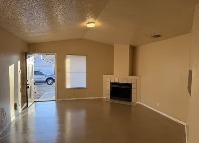 rental at 2827  Ash Field Dr in San Antonio, TX — photo 4