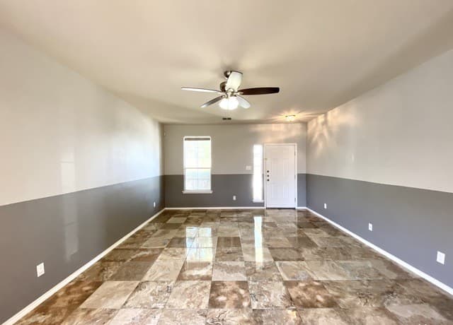 rental at 143  Cardinal Way in San Antonio, TX — photo 2