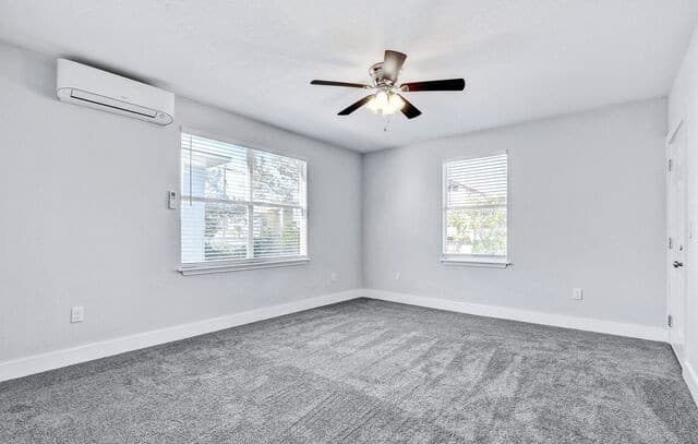 rental at 1020 W French Pl Unit 4 in San Antonio, TX — photo 2