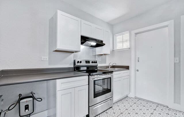 rental at 1020 W French Pl Unit 4 in San Antonio, TX — photo 3