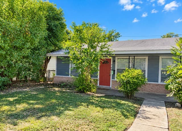 rental at 766  Edgebrook Ln in San Antonio, TX — photo 1