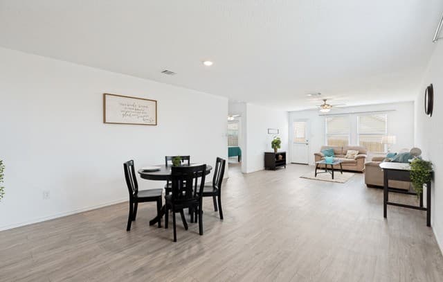 rental at 5119  Hornbeck Hts in Converse, TX — photo 3