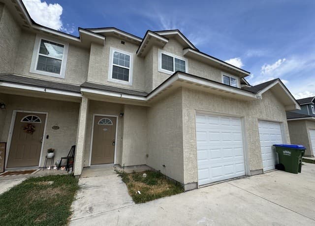 rental at 16922  Dancing Ava Unit 3 in Selma, TX — photo 2