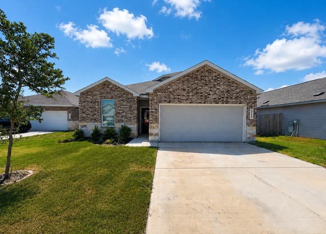 rental at 13827 S Strange Way in San Antonio, TX — photo 1