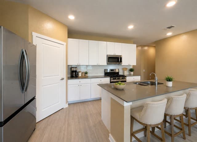rental at 13827 S Strange Way in San Antonio, TX — photo 4