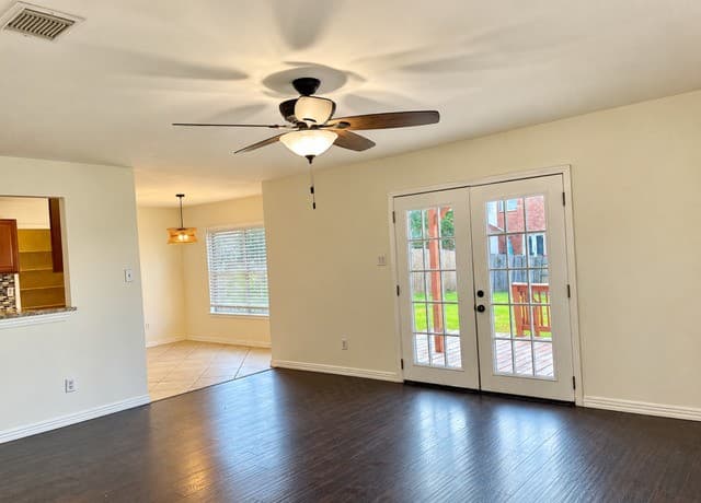 rental at 7914  Chestnut Barr in Converse, TX — photo 4