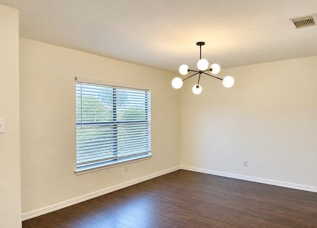 rental at 7914  Chestnut Barr in Converse, TX — photo 5
