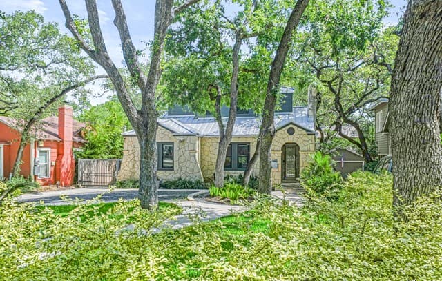 rental at 258  Tuxedo Ave in Alamo Heights, TX — photo 4