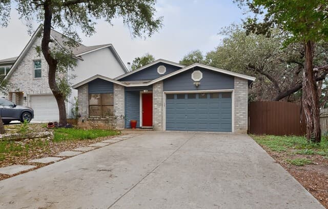 rental at 12910  Hunters Moon in San Antonio, TX — photo 3