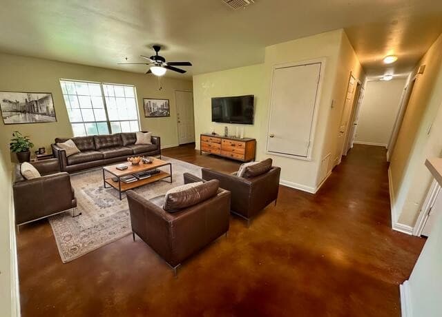 rental at 3119  Douglas Fir Dr in New Braunfels, TX — photo 3