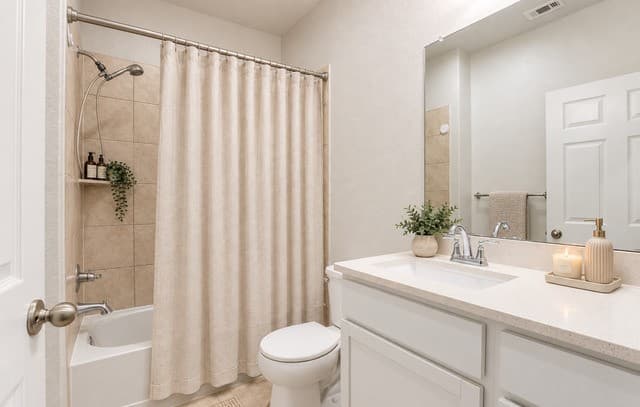 rental at 5842  Pin Pt in San Antonio, TX — photo 5