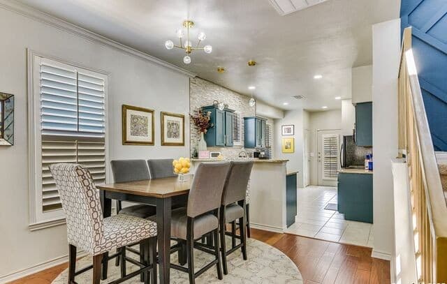 rental at 532  Refugio St in San Antonio, TX — photo 4