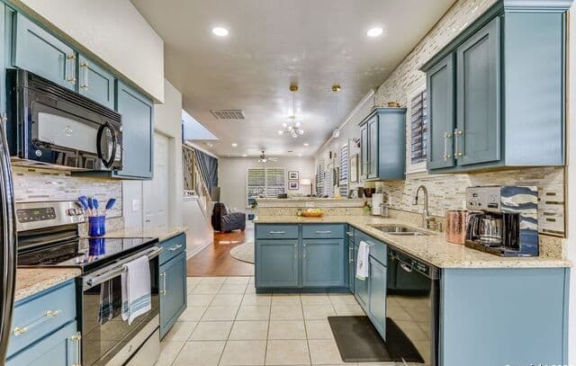 rental at 532  Refugio St in San Antonio, TX — photo 5