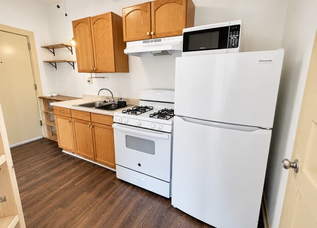 rental at 235 E Huisache Ave Unit 2201 in San Antonio, TX — photo 4