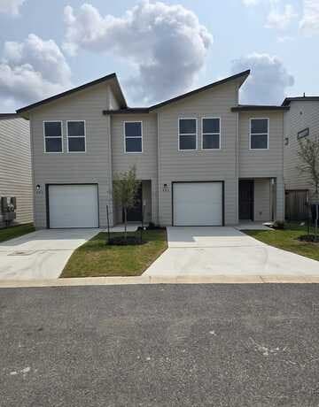 rental at 3362  Northwestern Unit 901 & 902 in San Antonio, TX — photo 2