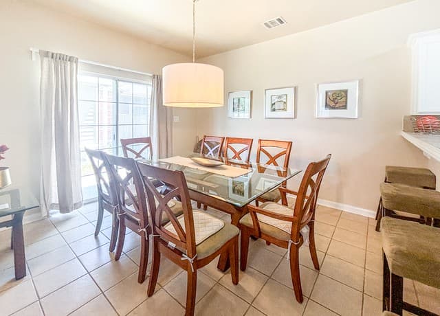 rental at 147  Chapel Hill Circle, in San Antonio, TX — photo 2
