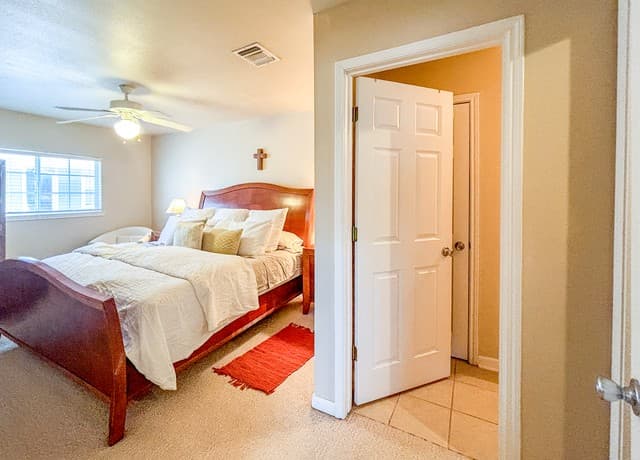 rental at 147  Chapel Hill Circle, in San Antonio, TX — photo 4