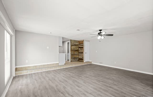 rental at 5834  Winding Ridge Unit 1 in Windcrest, TX — photo 4