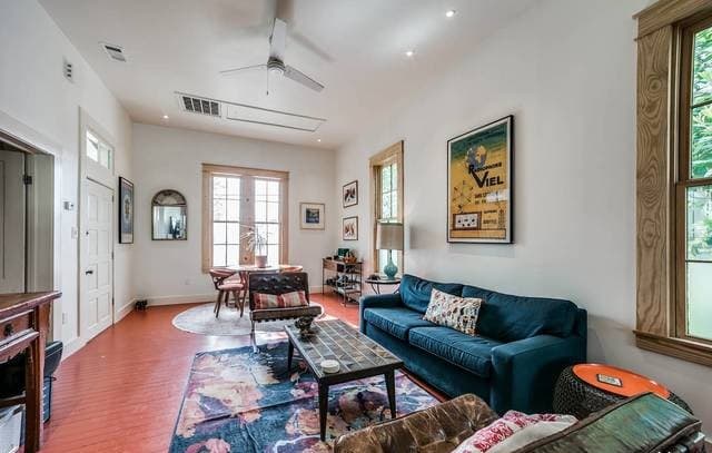 rental at 113  Leigh St in San Antonio, TX — photo 3