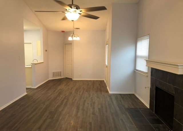 rental at 3455  Ridge Country St in San Antonio, TX — photo 2