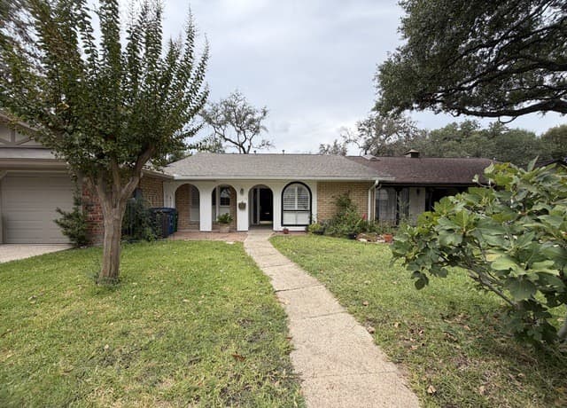 rental at 11119  Whisper Valley St in San Antonio, TX — photo 1