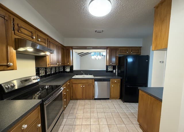 rental at 11119  Whisper Valley St in San Antonio, TX — photo 4