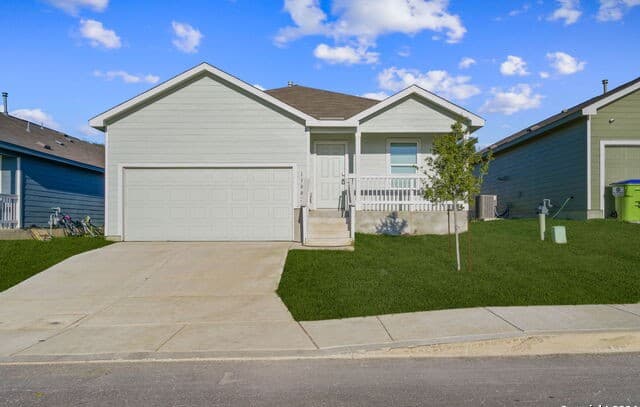 rental at 13002  Sage Turn in St Hedwig, TX — photo 1