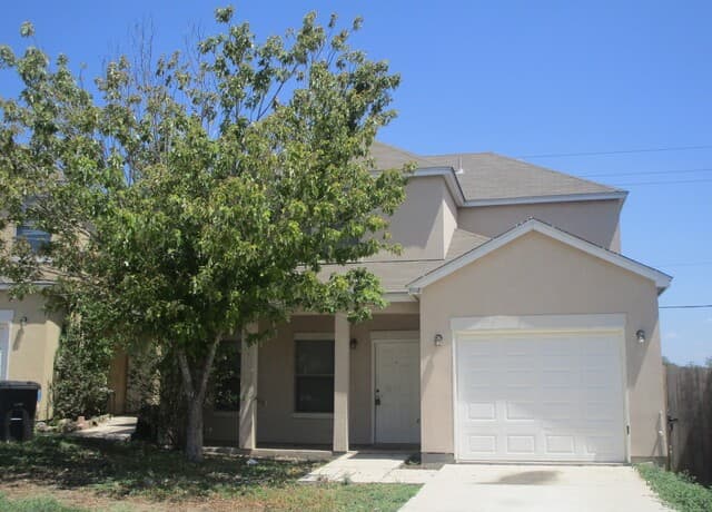 rental at 6918  Hallie Rdg in San Antonio, TX — photo 1